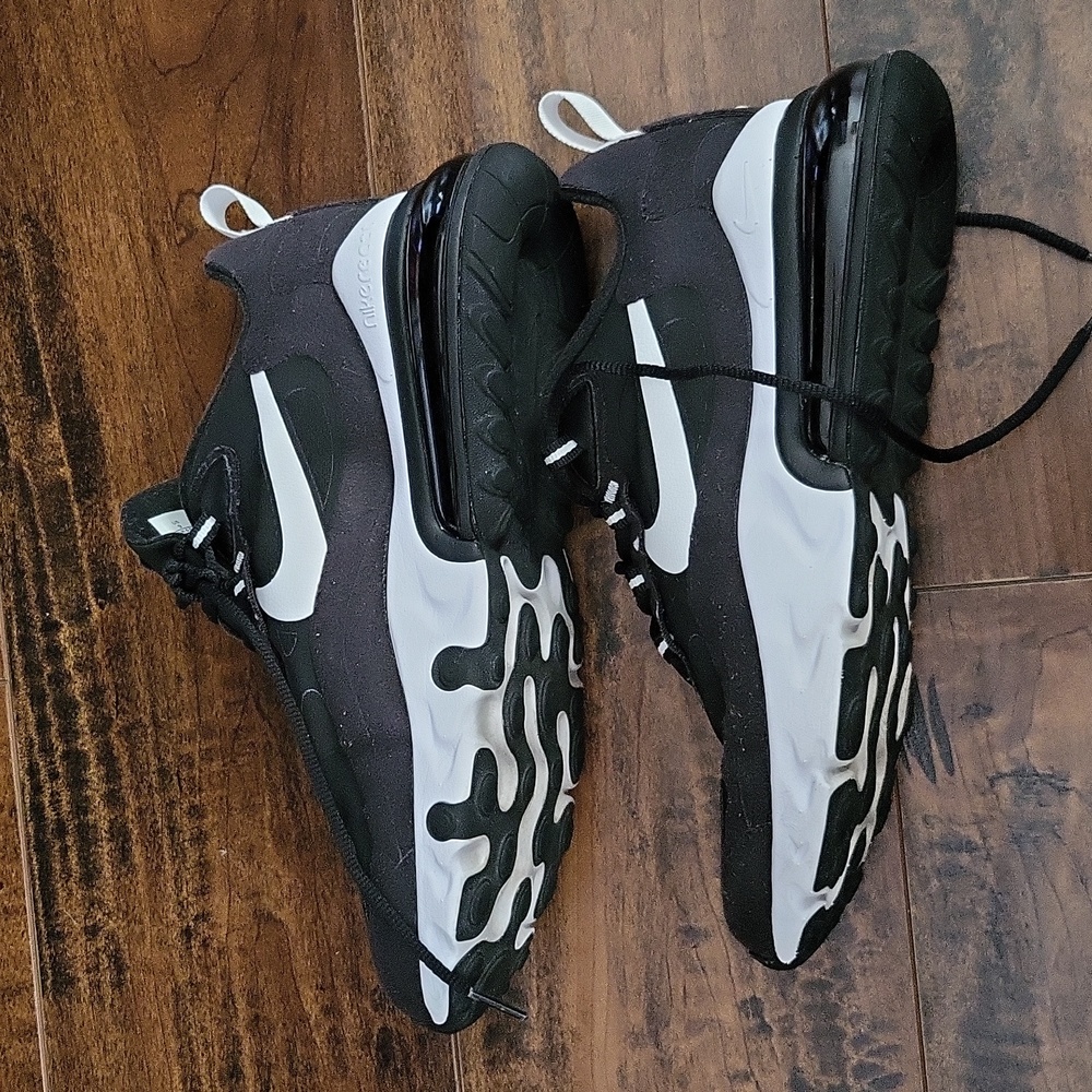 Womens Nike Air 70 React, In Good Shape , Size Us… - image 2